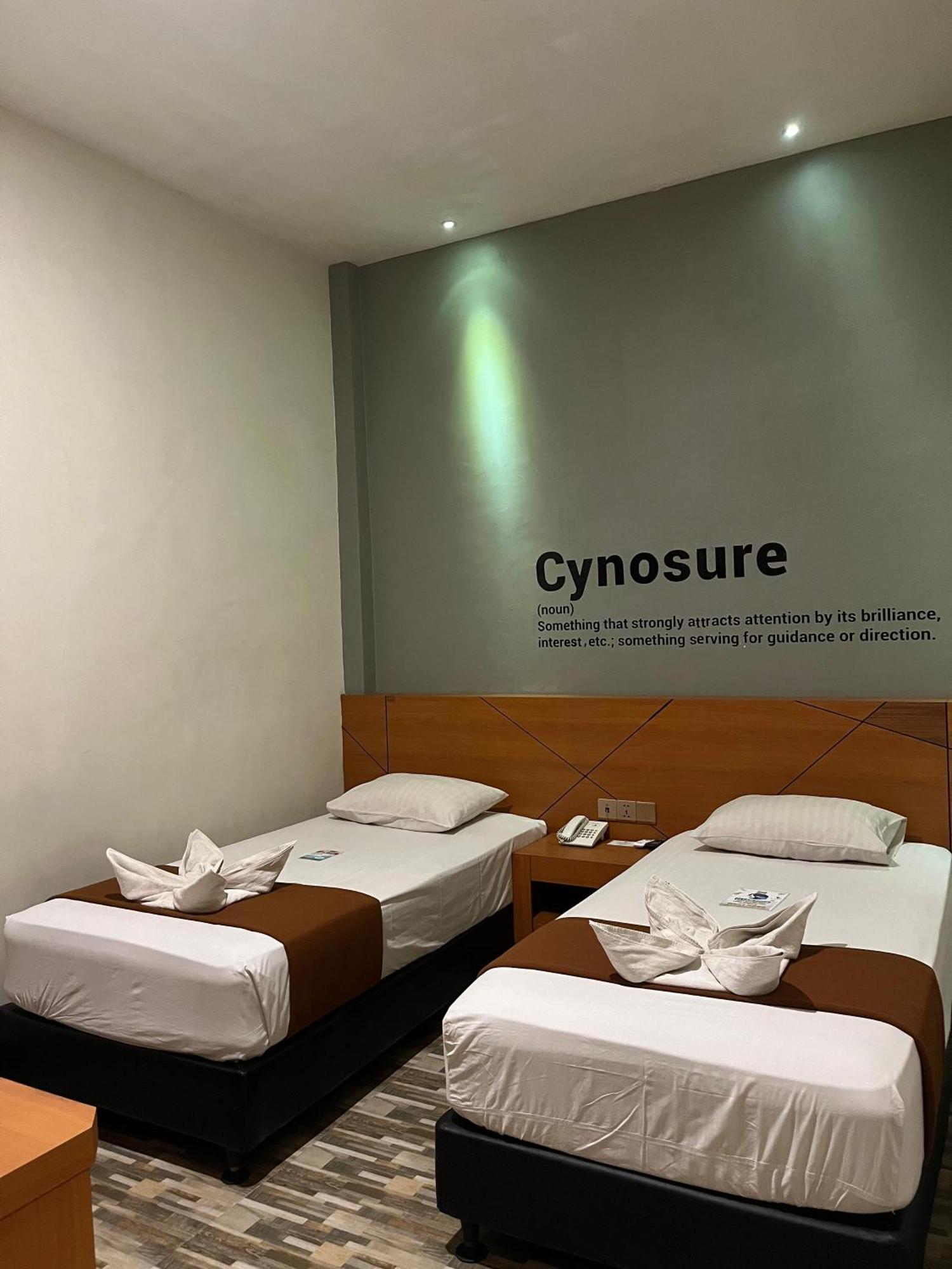 Bless Hotels Sintang エクステリア 写真